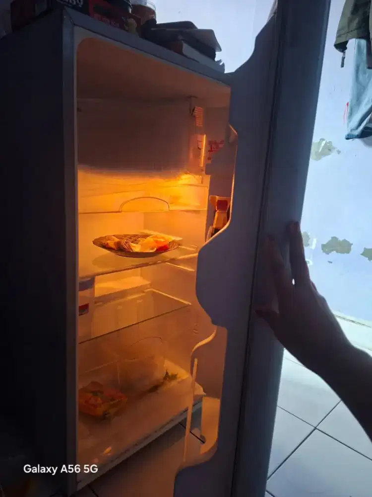 Jual BU kulkas sharp 1 pintu