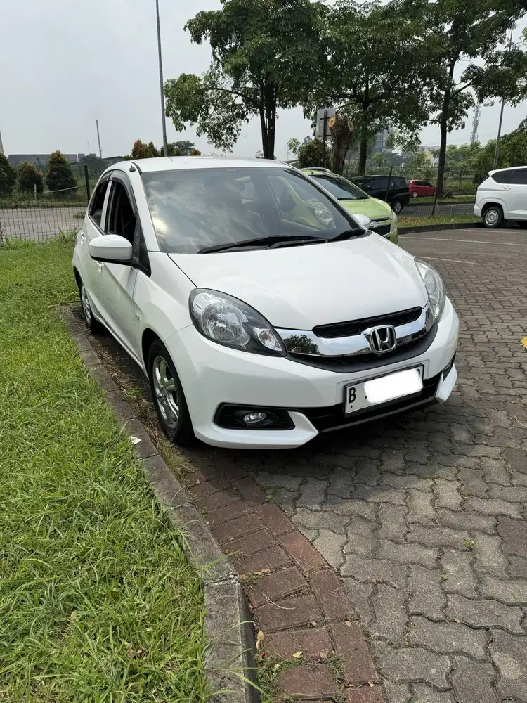 Honda Brio E CBU 2012 AT Matic Putih