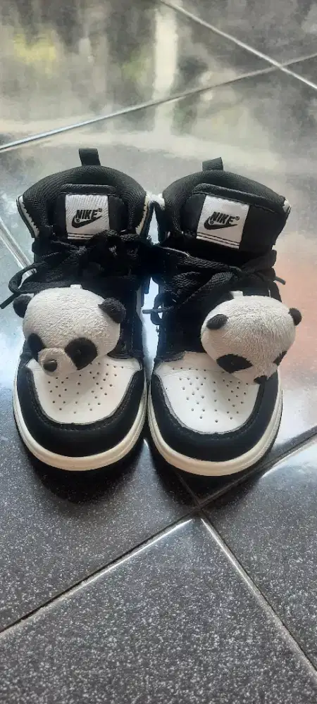 Sepatu Anak Nike Panda