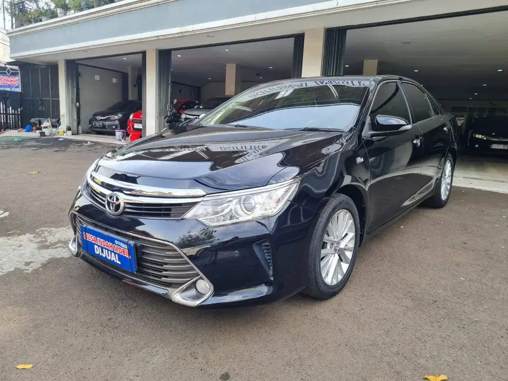 DP 5 JUTA Toyota Camry 2.5 V MATIC 2018