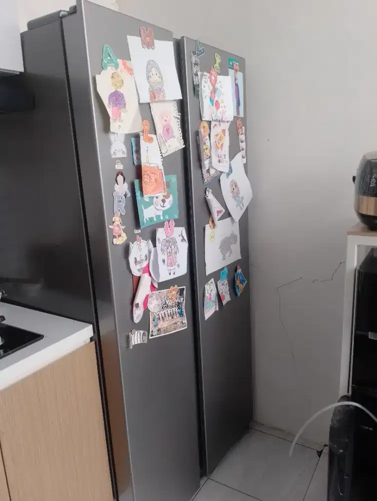 Kulkas 2 Pintu side by side Hisense