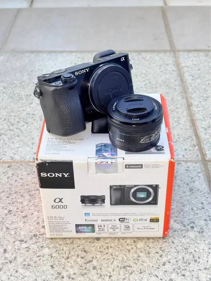 Sony a6000 + lensa kit