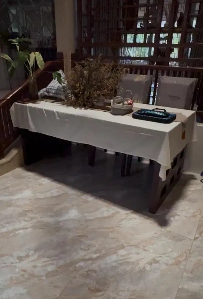 1 Set Meja Makan Kayu