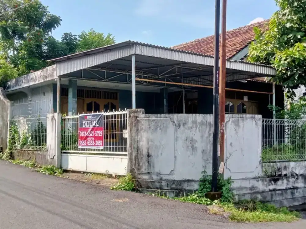 DIJUAL TANAH POSISI HOOK + RUMAH LAMA DEKAT SMP 3 PALEMBANG