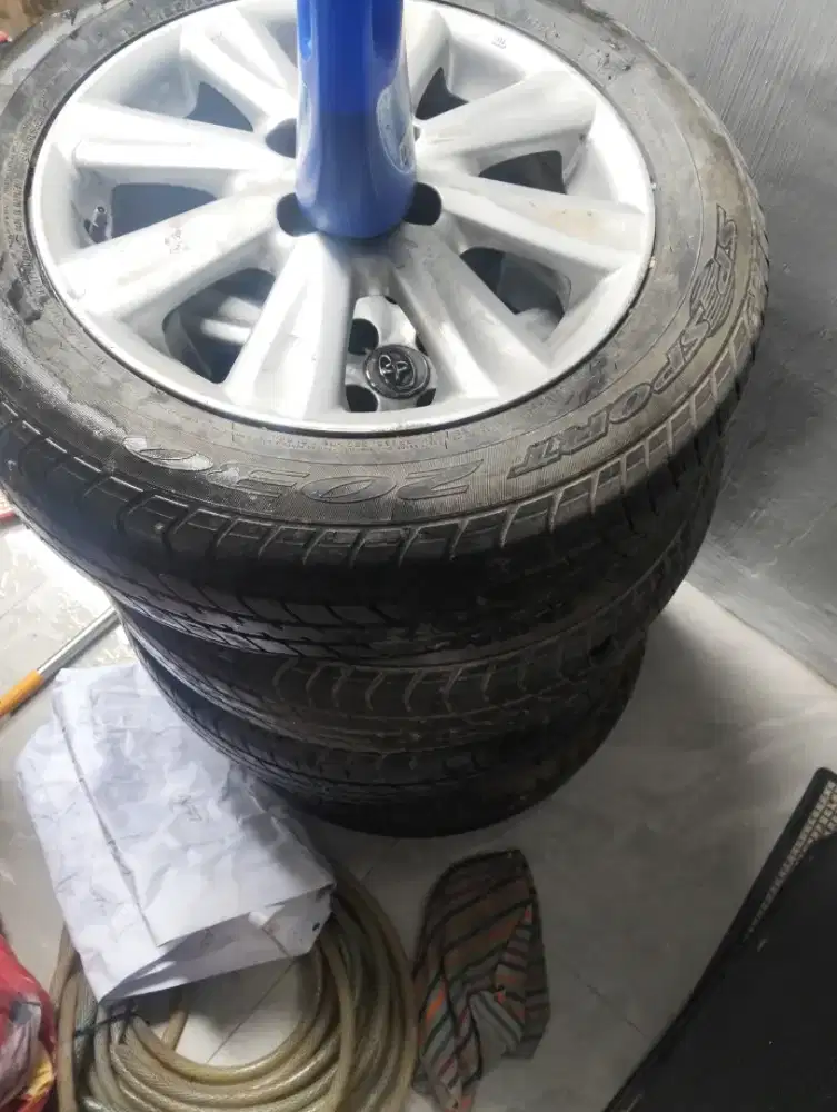 Velg Dan Ban Yaris