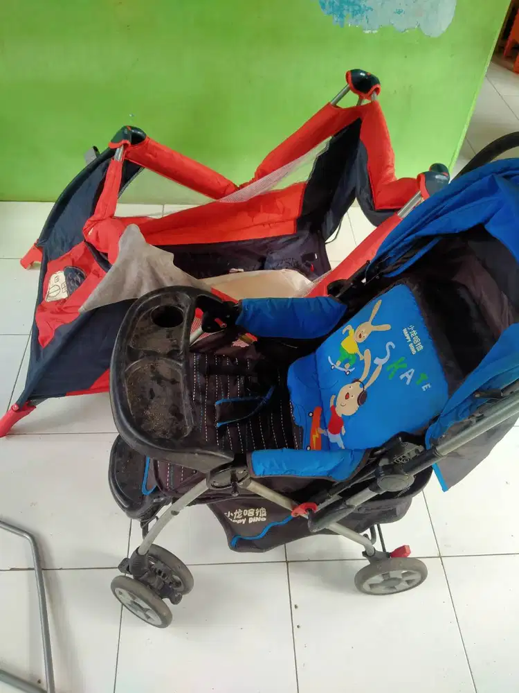TEMPAT TIDUR BAYI 1 & STROLLER 2 BEKAS PAKETAN JUAL CEPAT AJA