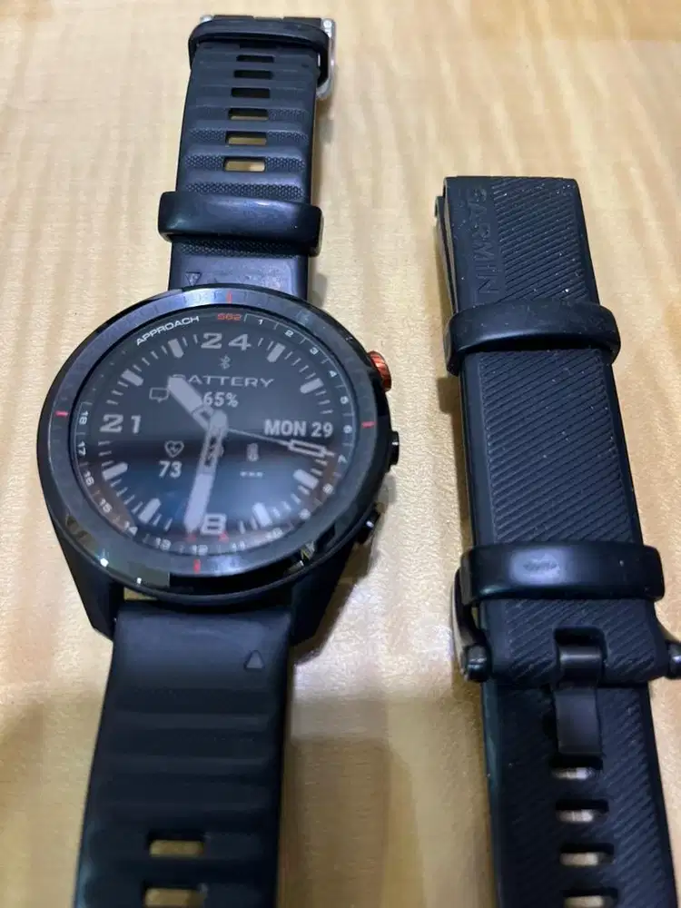 Jam tangan Garmin S62 golf