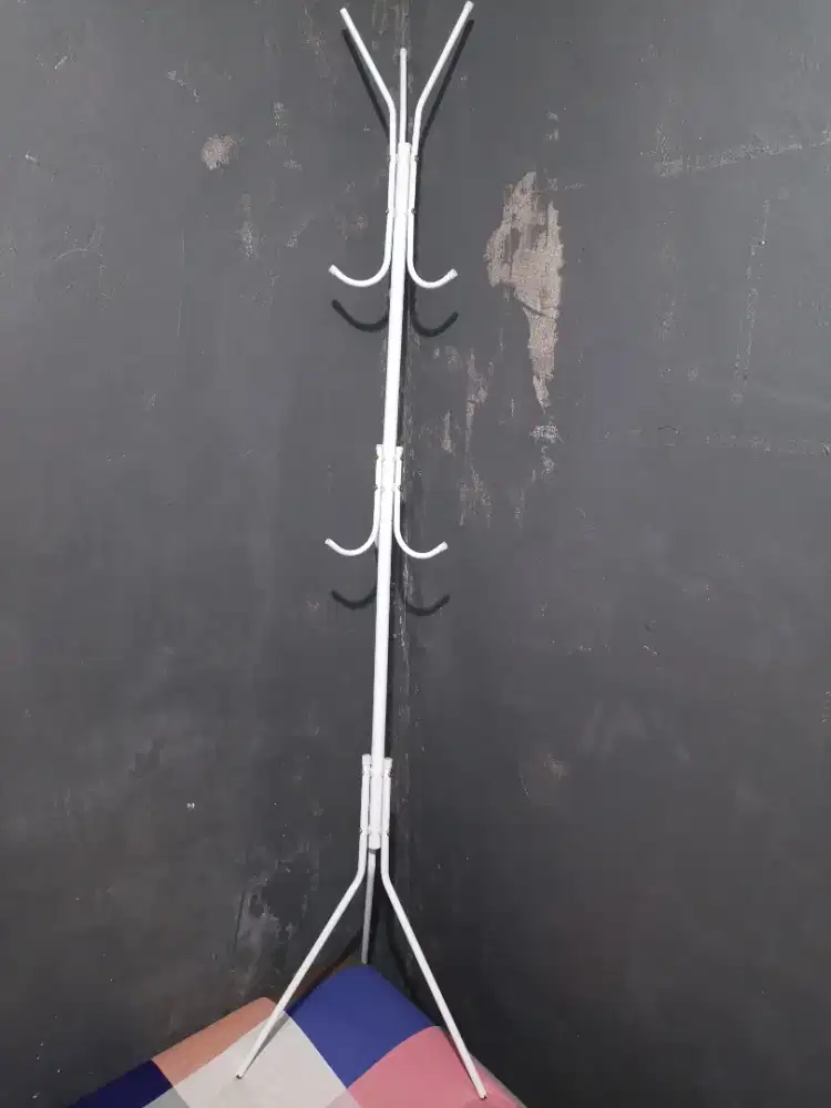 Alat gantungan helm, topi, jaket