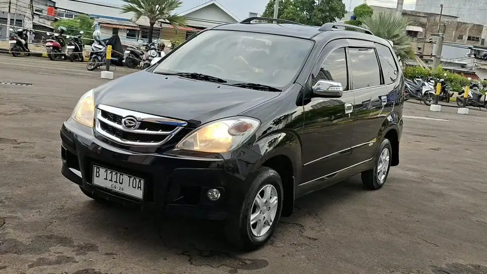 Daihatsu Xenia 1.0 Li Sporty MT 2011 Antik dan Terawat