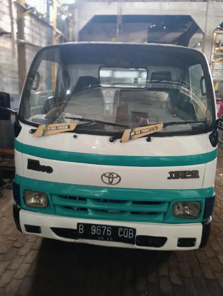 Toyota Dyna Rino Tahun,2003 Putih