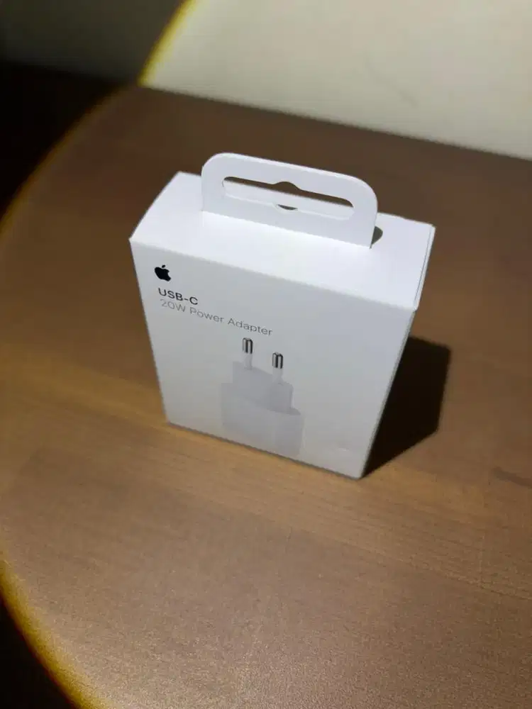 CHARGER POWER ADAPTER 20W TIPE C ORIGINAL APPLE IPHONE 100%