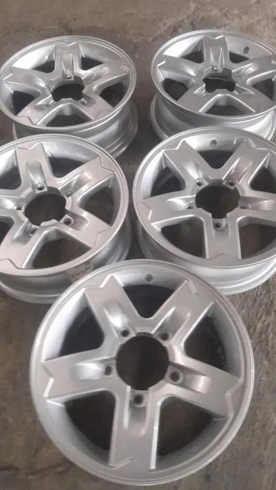 velg escudo katana R15