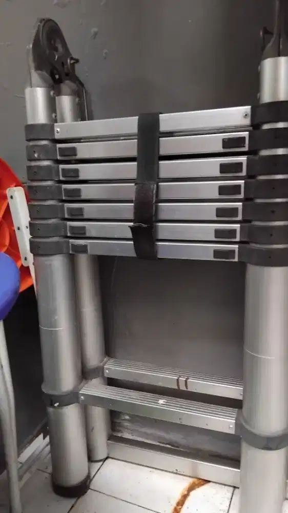 Tangga teleskopik double