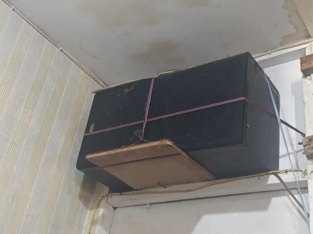 Speaker aktif lmyn gede