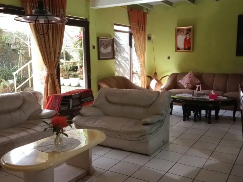 Dijual Rumah 2 Lantai Siap Huni Minimalis Lokasi di Mainroad Dago Atas Bandung