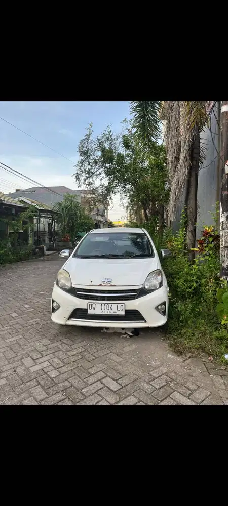 Toyota agya matic 1.0 G/AT putih tahun keluaran 2015