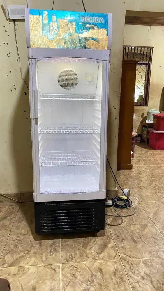 Showcase atau kulkas pendingin