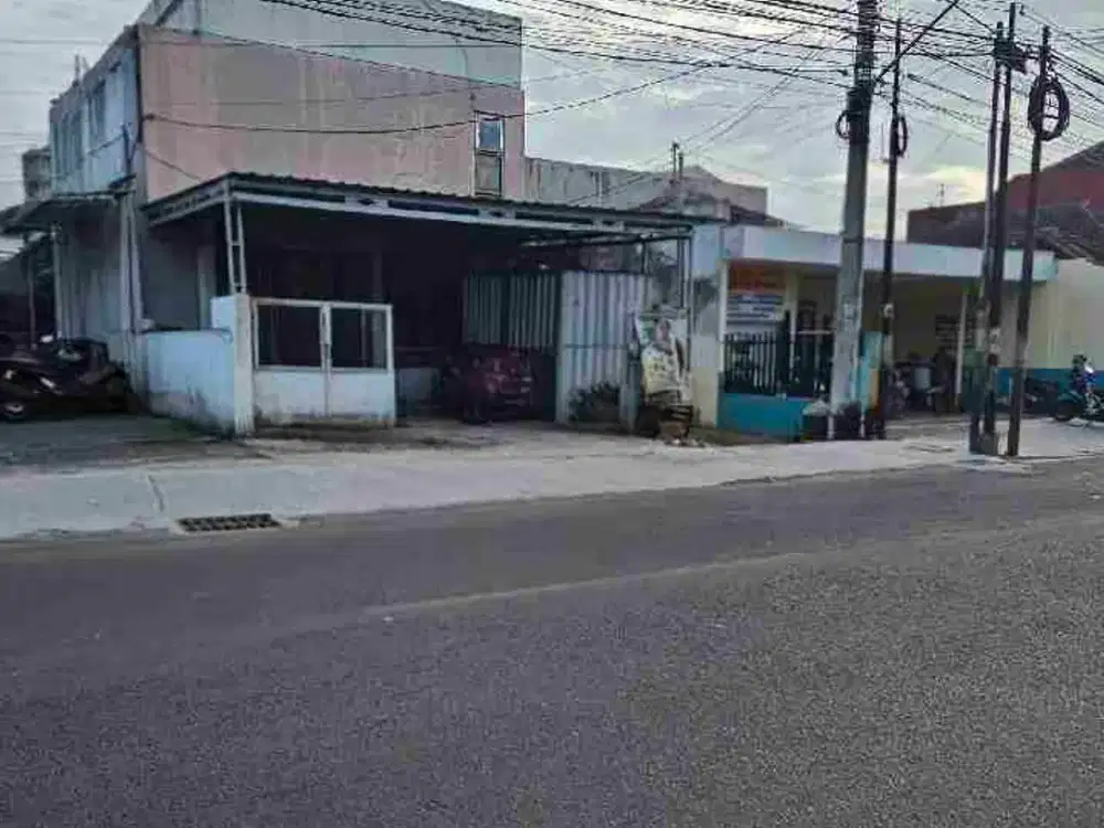 kos aktif kondisi full di jalan raya cengkeh kalpataru suhat sangat dekat ke kampus UB brawijaya dan polinema