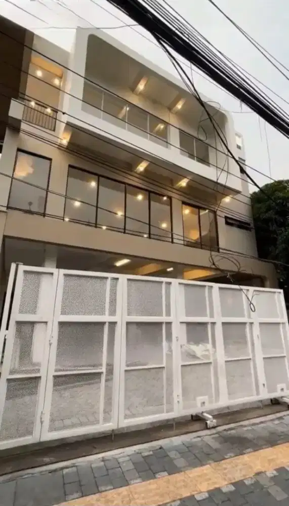 Disewakan Ruko Besar di Raya Mulyosari Surabaya