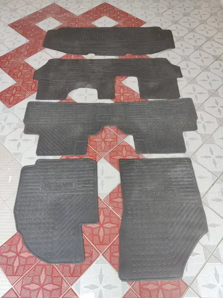 Karpet Karet Alas Lantai Mobil Suzuki All New Ertiga (Full Set)