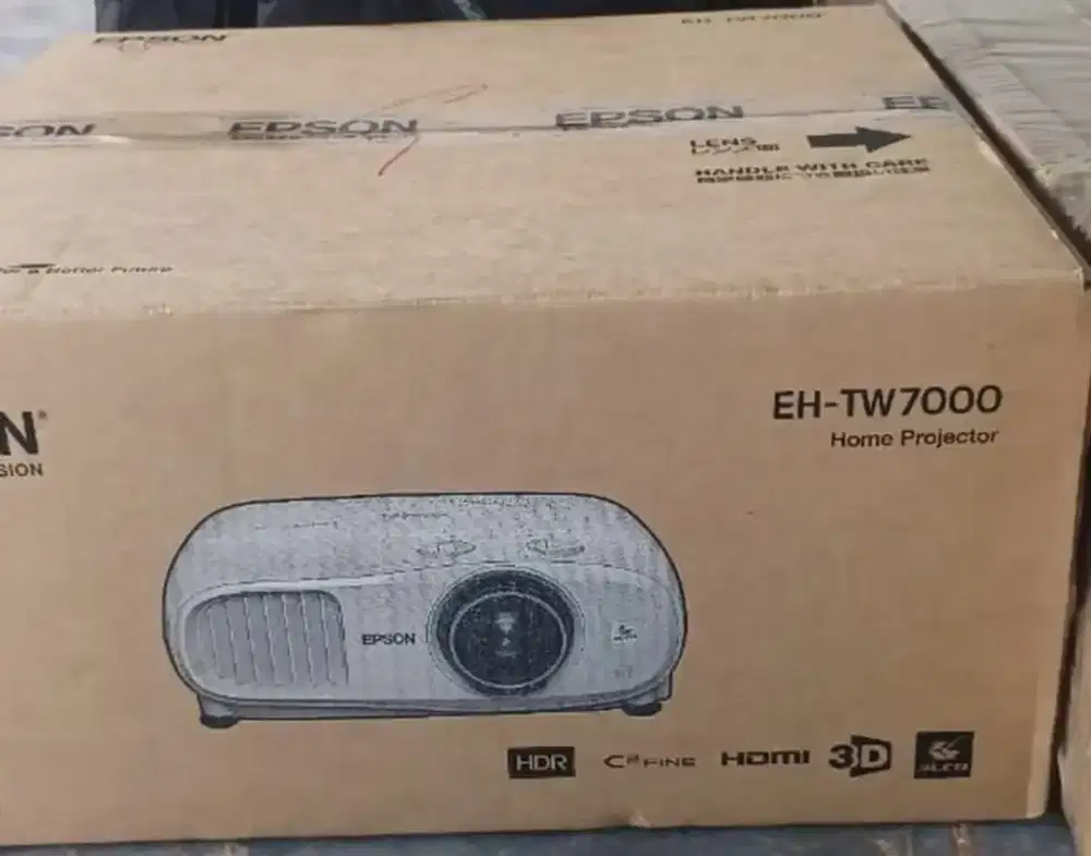 Proyektor untuk Kantor / Teater Dirumah