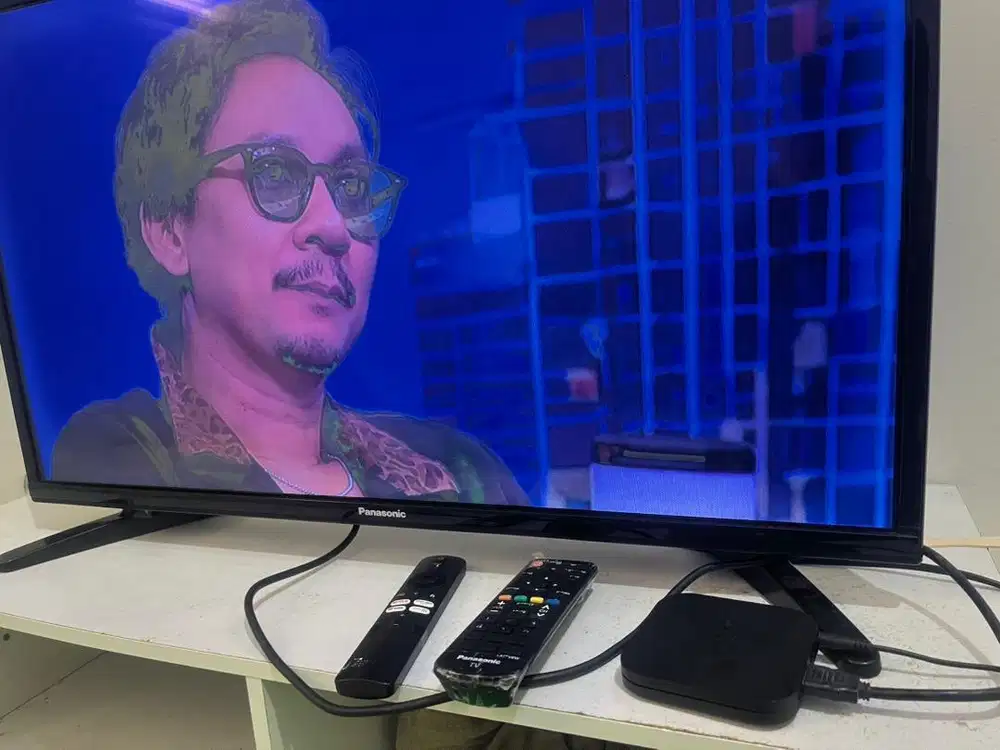 Digital LED TV Panasonic 32 inch + xiaomi mi box