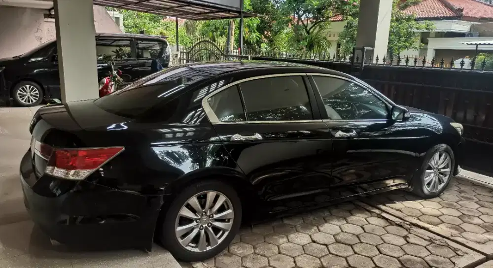 Jual mobil accound tahun 2011