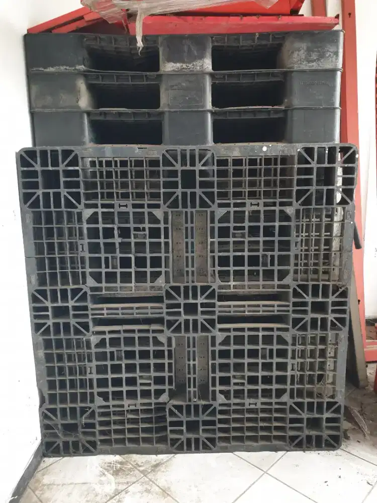 Palet plastik ukuran 1m x 1m