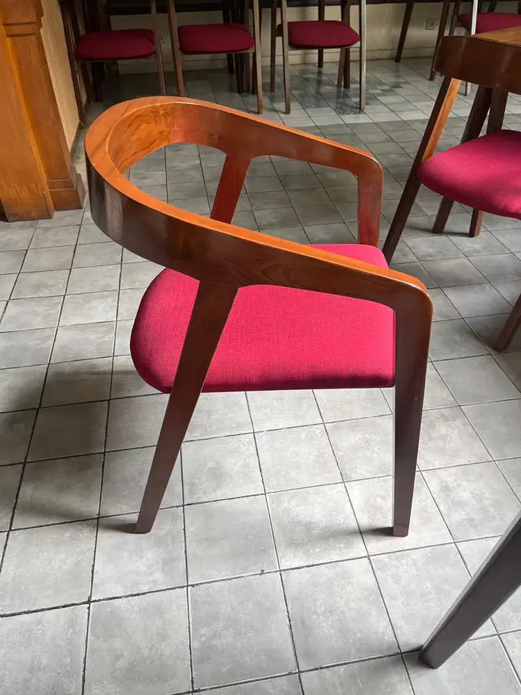 Kursi jati cocok untuk di rumah,cafe dan resto