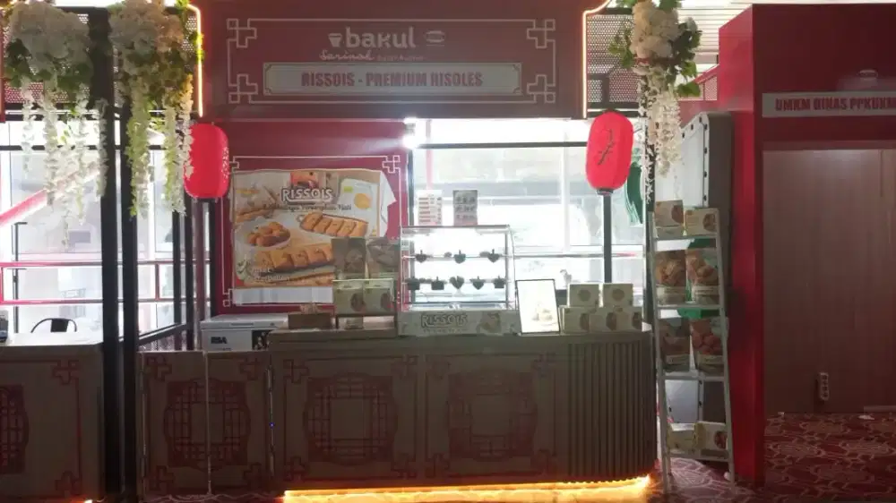 Sales & food service  outlet