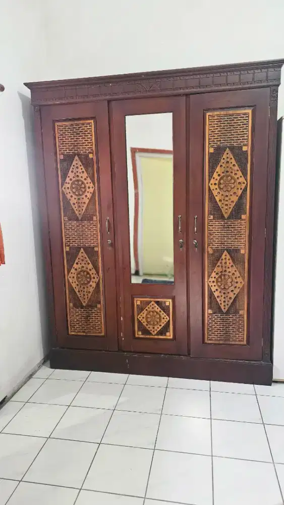 Dijual Lemari Kayu Jati