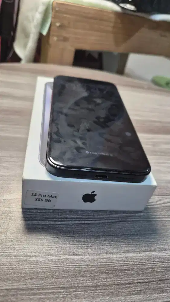 Fs. Iphone 15 Pro Max 256gb banyak bonus.
