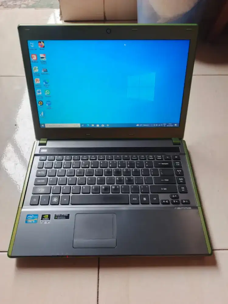Laptop Acer core i5 Ram 10gb SSD 128gb lancar ngebut dual VGA (nego)