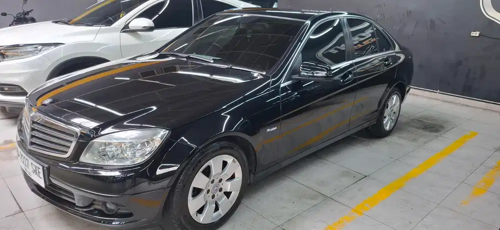 Mercedes-Benz C200 2010 Bensin