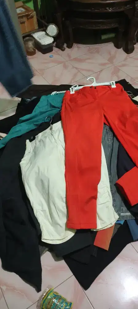 Baju, Celana, Jeans, Import Wanita Pria Bekas Pakai Kondisi Bagus