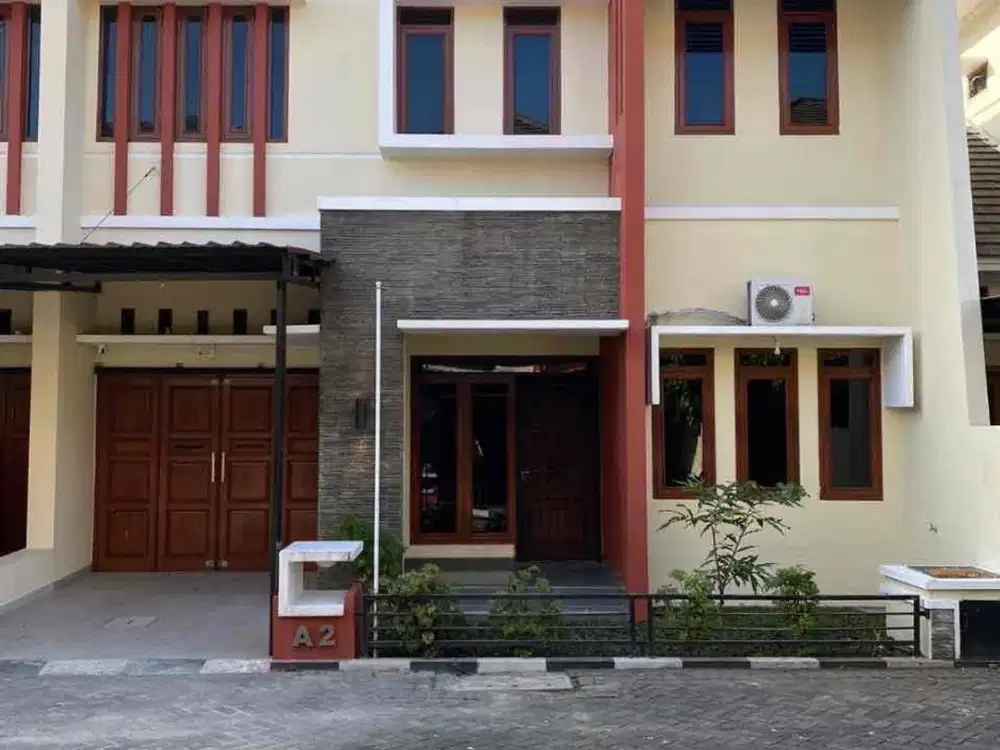 Dijual Rumah Full Furnish dekat Ambarukmo Plaza