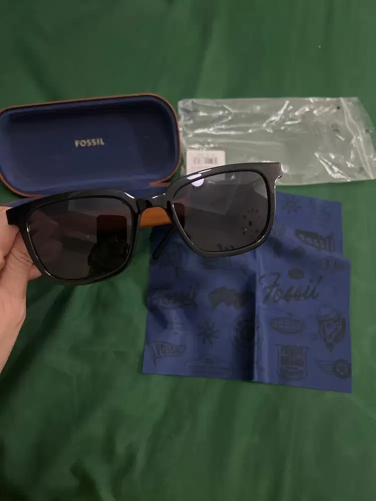 Kacamata fossil original