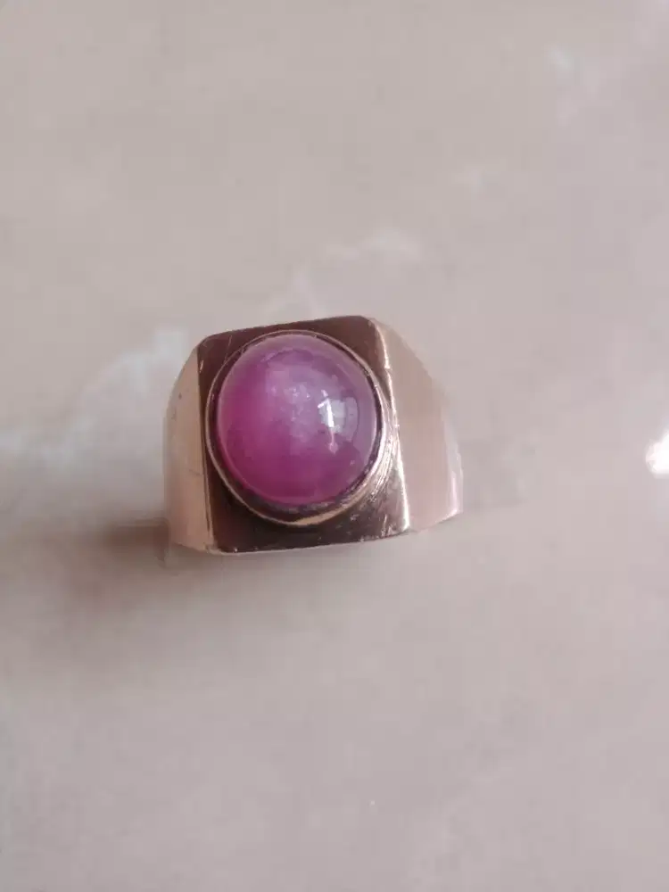 Di jual batu Ruby