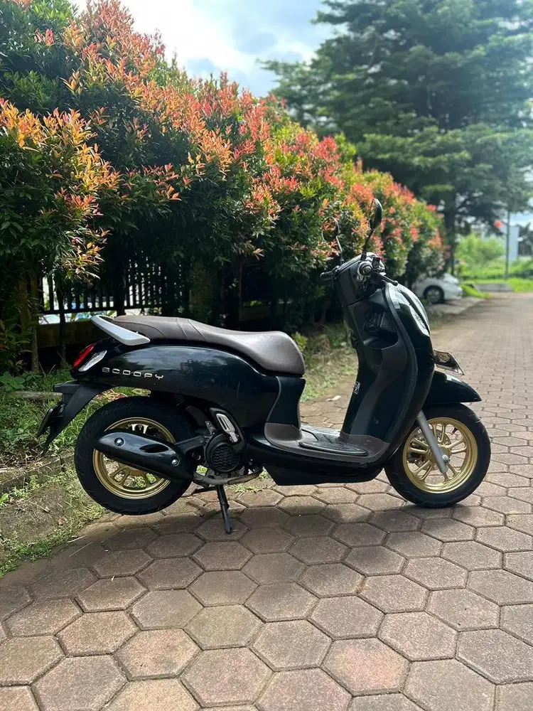 SCOOPY PRESTIGE KEYLESS 2021 (HITAM) 110cc