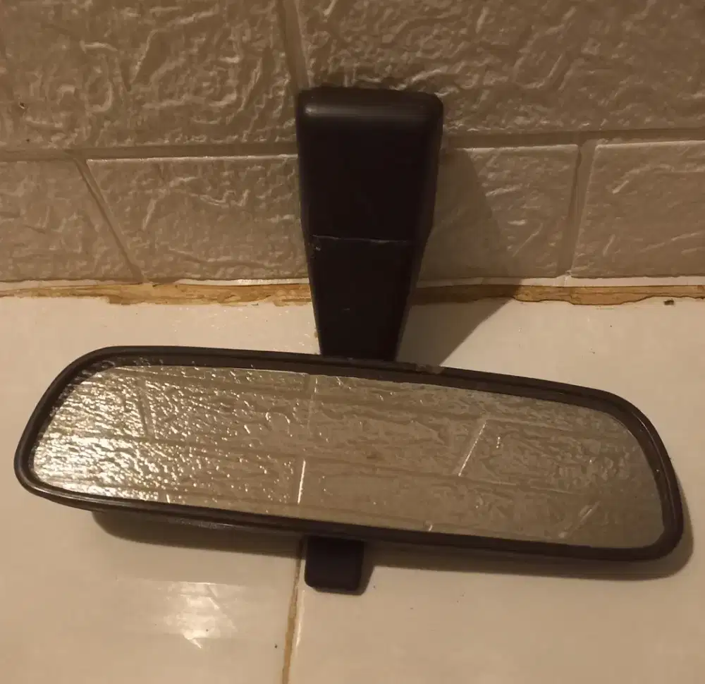 Spion tengah Corolla Twincam