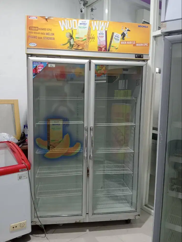 Showcase bekas murah 2 pintu merk GEA 1000L normal jaya