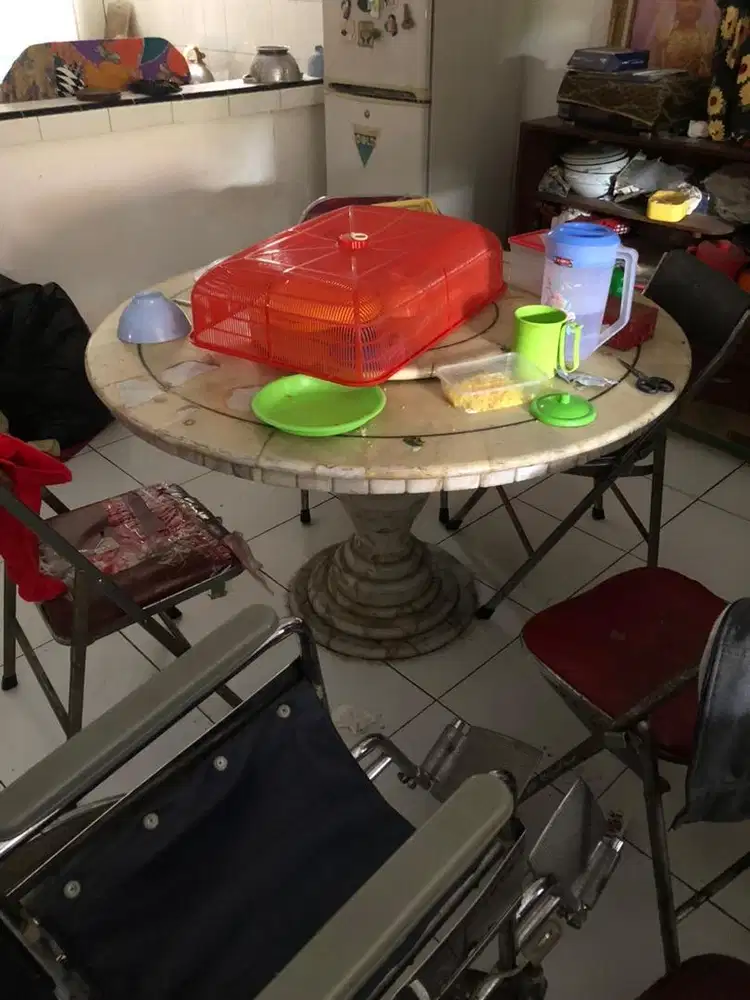 Meja makan full marmer