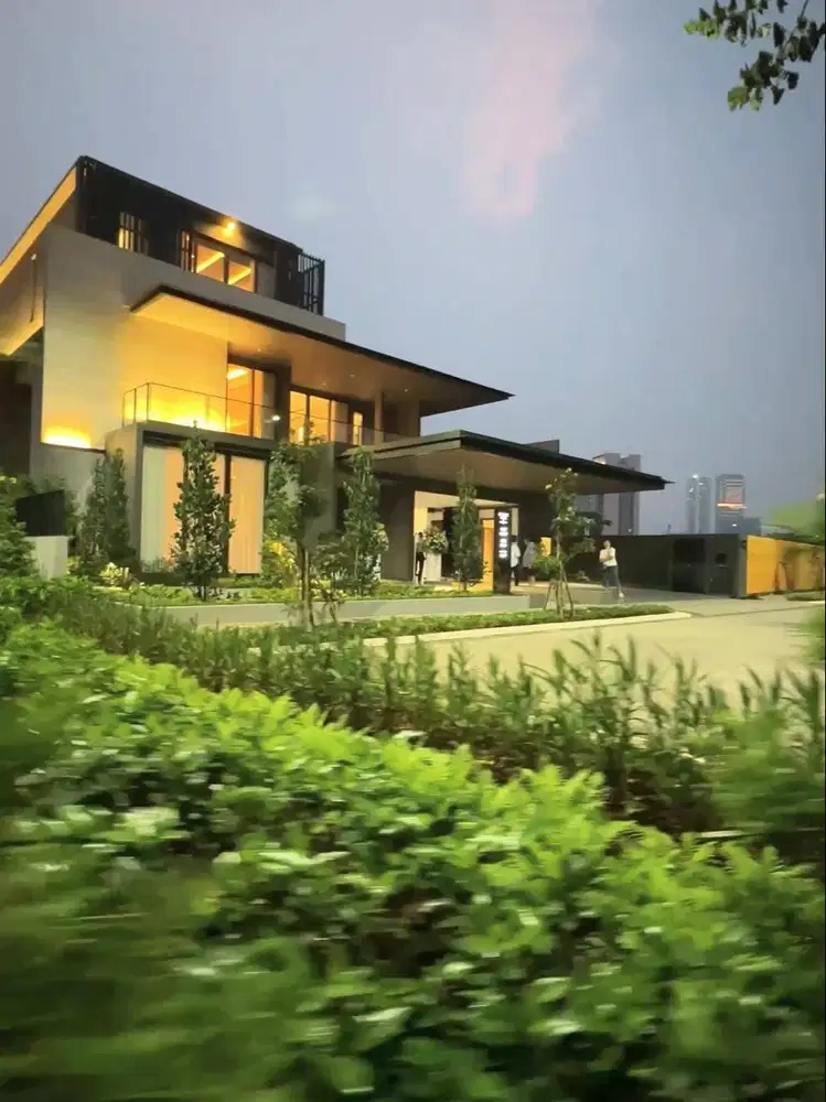 Dijual Rumah Strategis dg Kolam Renang di Navapark BSD Tangsel 17184