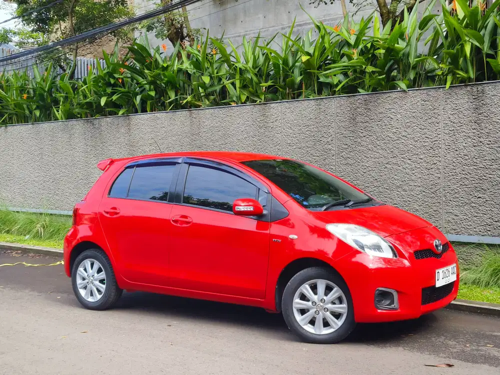 toyota yaris J mt manual 2012 merah mulus bandung