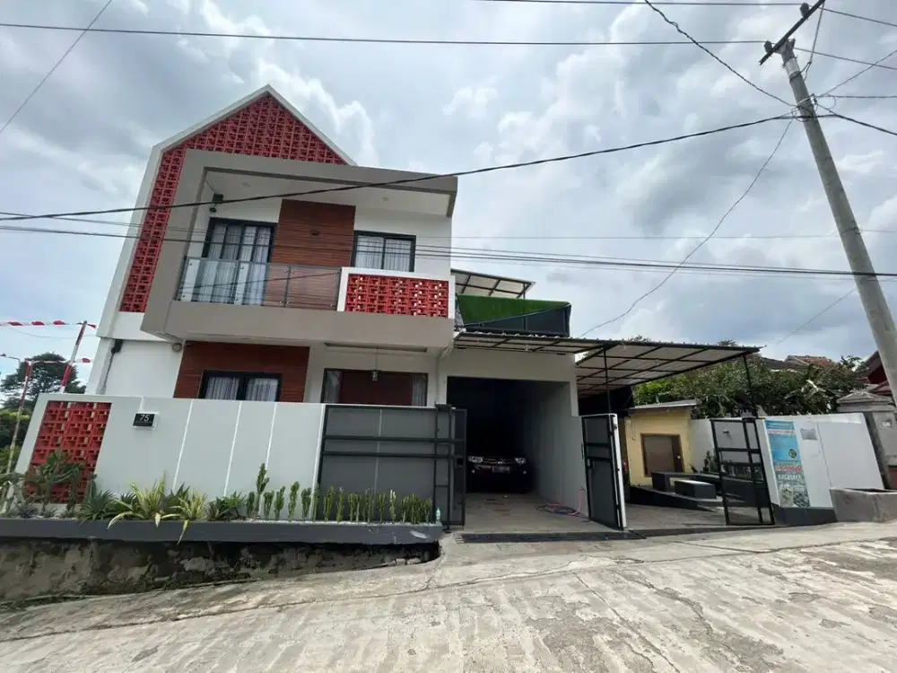 Dijual Villa Full Furnished Siap Huni Lokasi Strategis di Lembang Bandung