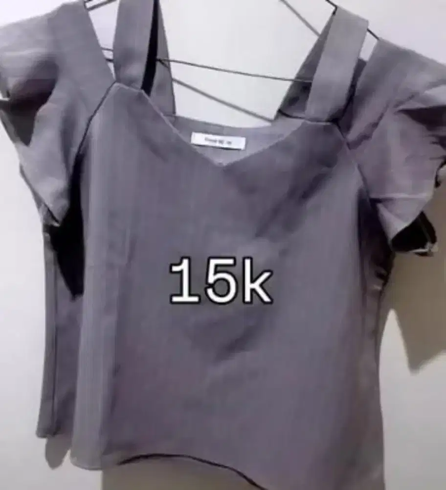 baju atasan cuma 15rb an !! baguss bangett