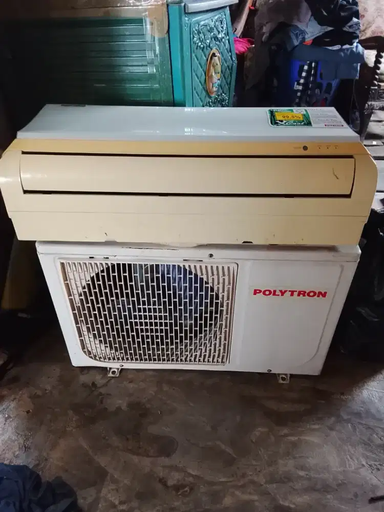 AC Polytron setengah pk kondisi bagus dingin siap pake no minus