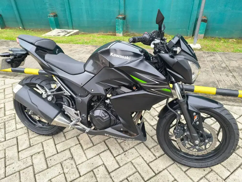 KAWASAKI Z250 2013 WARNA HITAM KM RENDAH JARANG PAKAI