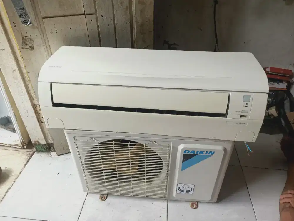 Jual ac Daikin 1/2 pk lowwat 320watt kondisi 95% ori semu