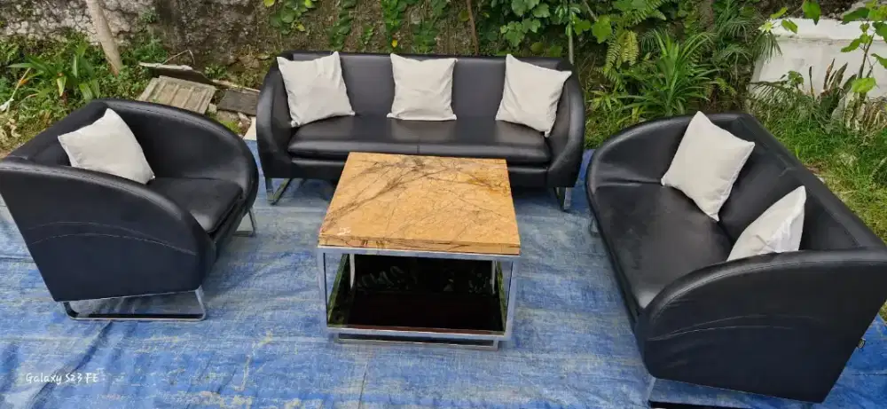 Sofa Informa 321 Set Meja Resin Berat